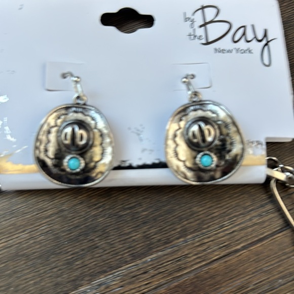 By The Bay NY Necklace/Earring Set,silver tone cowgirl hat,faux turquoise stones - Picture 3 of 10
